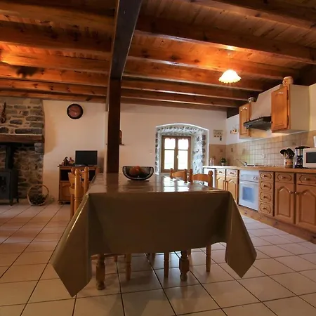 Maison En Pierres Avec Terrain Près Du Massif Du Mézenc, Idéale Pour Un Nature En Famille - Fr-1-582-267