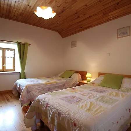 Casa di campagna Maison En Pierres Avec Terrain Près Du Massif Du Mézenc, Idéale Pour Un Nature En Famille - Fr-1-582-267